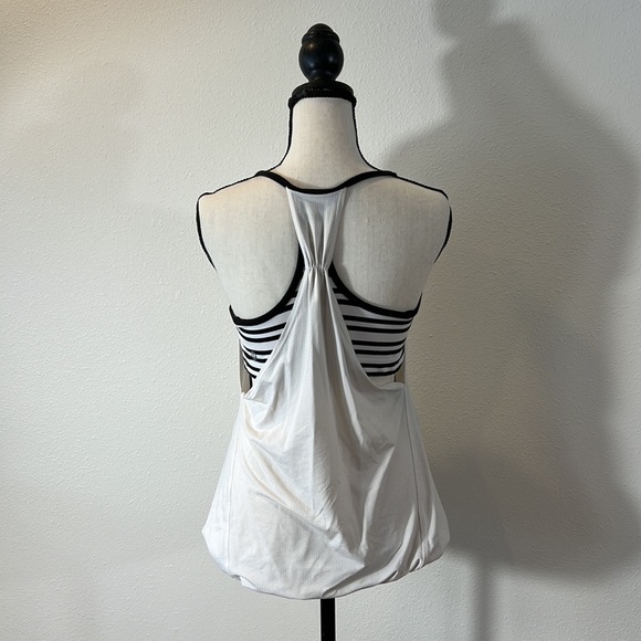 Lululemon No Limits Tank Top- Size Medium - Picture 3 of 8
